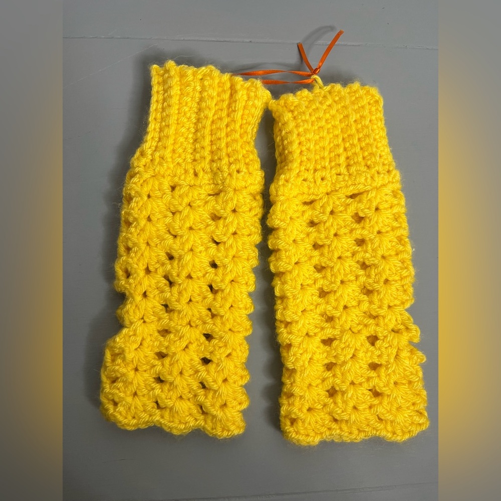 Handmade Crochet Hand Warmers Ribbed Stretch ThumbHole Cozy Winter Glove Cottage